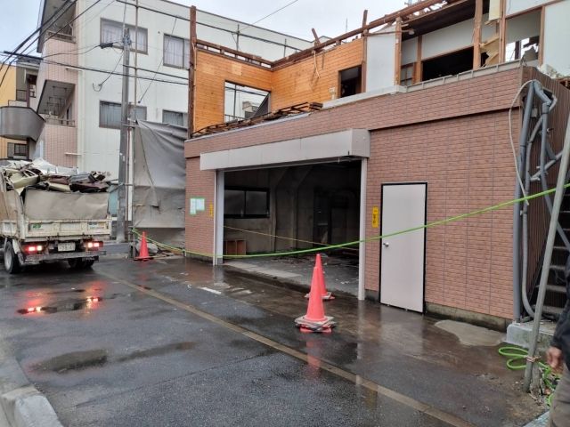 鉄骨造木造2階建て解体工事(埼玉県さいたま市南区太田窪)工事中の様子です。